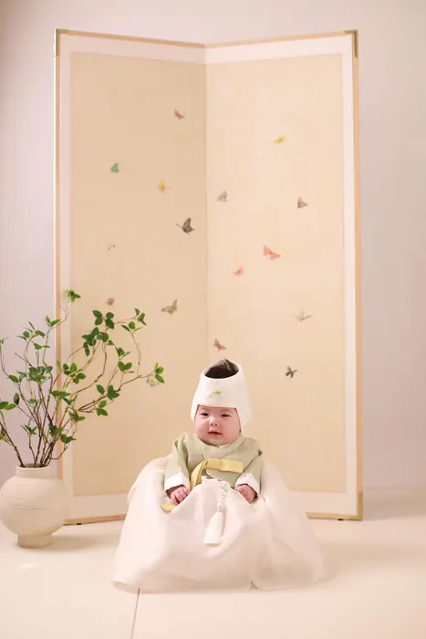 Baby Pastel Studio Concept Model Photo