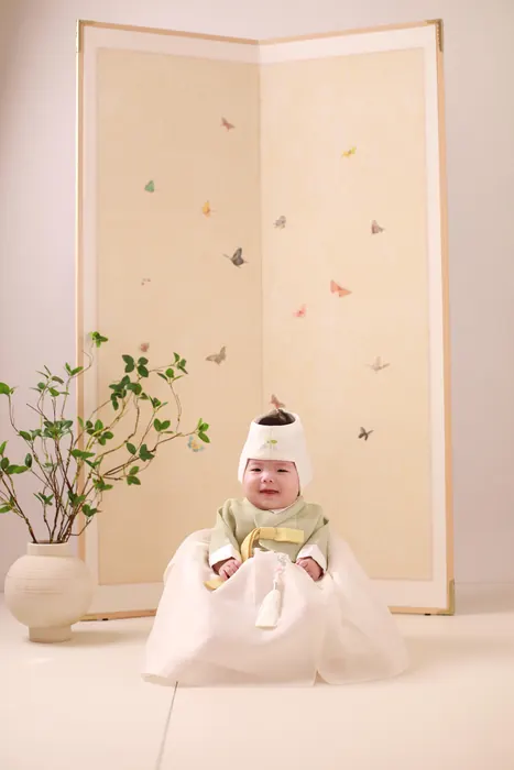 Baby Pastel Studio Concept Model Photo
