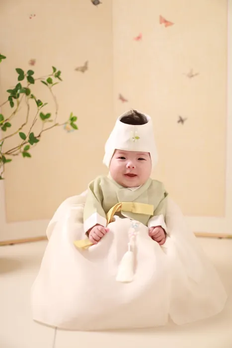 Baby Pastel Studio Concept Model Photo