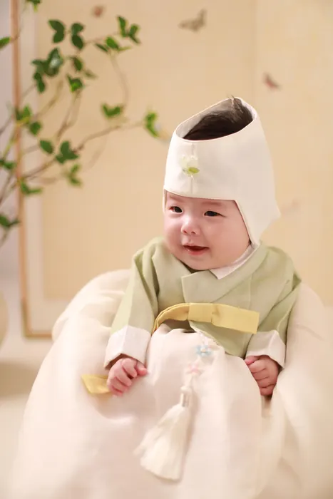 Baby Pastel Studio Concept Model Photo