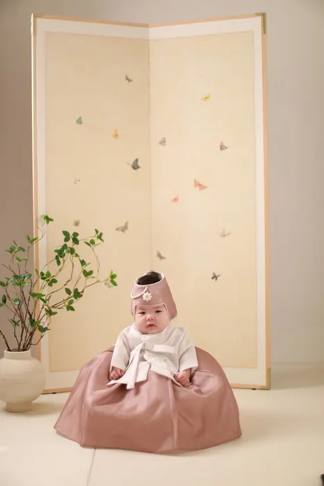 Baby Pastel Studio Concept Model Photo