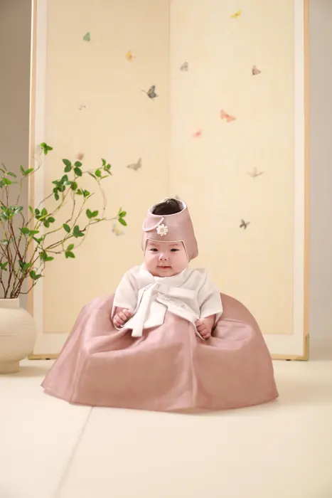 Baby Pastel Studio Concept Model Photo
