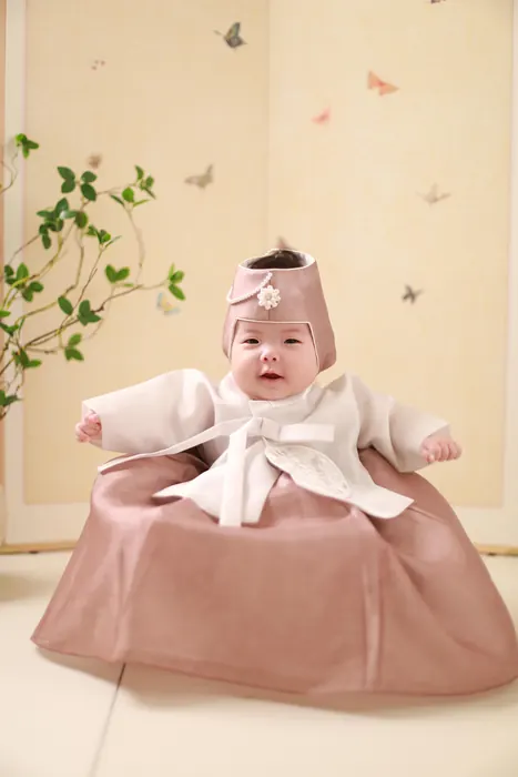 Baby Pastel Studio Concept Model Photo