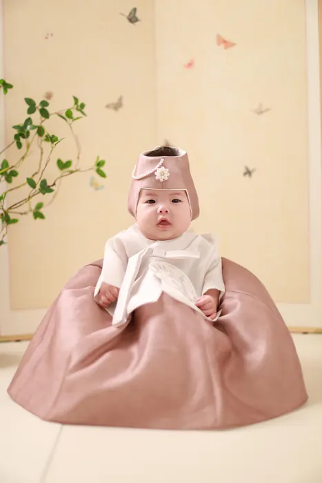 Baby Pastel Studio Concept Model Photo