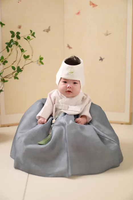 Baby Pastel Studio Concept Model Photo