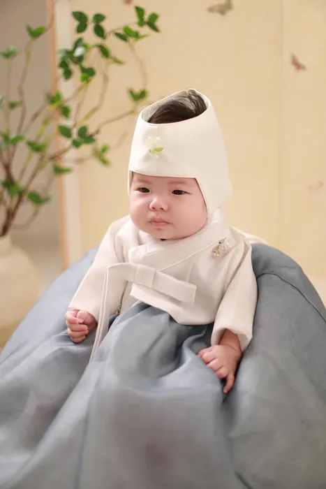 Baby Pastel Studio Concept Model Photo