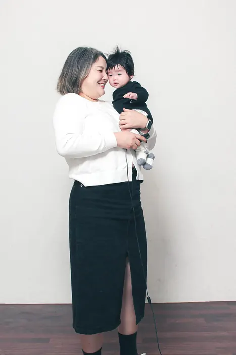 Cozy photo with mom
